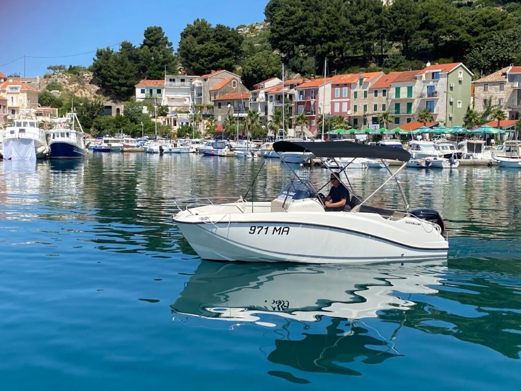 TRITON-BOAT-5
